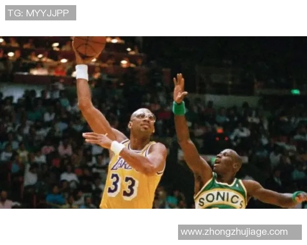 从天勾到传奇领袖卡里姆阿布杜尔贾巴尔的篮球人生与精神传承