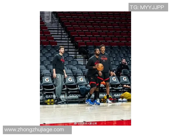 休斯顿火箭与强敌激战正酣 球迷期待新赛季精彩表现