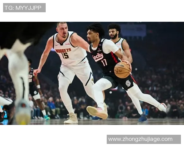 爵士队力克开拓者全场精彩对决带来震撼表现以及关键时刻的逆袭