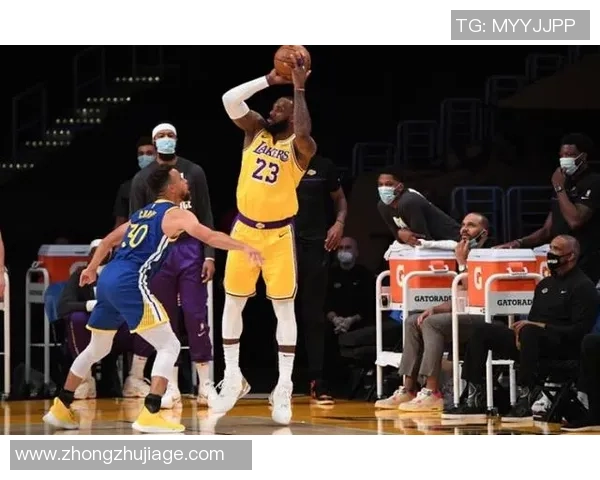 金州勇士激战豪强鏖战赛场巅峰对决再掀篮球热潮